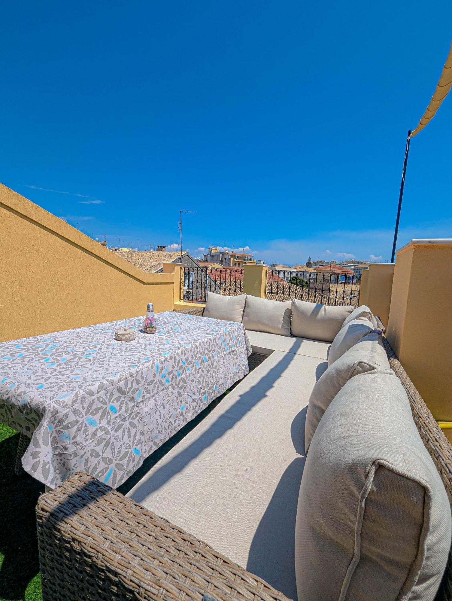 Corfu  Ionian Pearl Apartments And Suites מראה חיצוני תמונה
